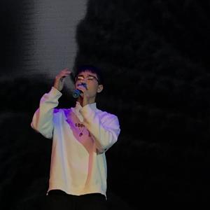 美杜莎3D被❌吸乳羞羞3b
